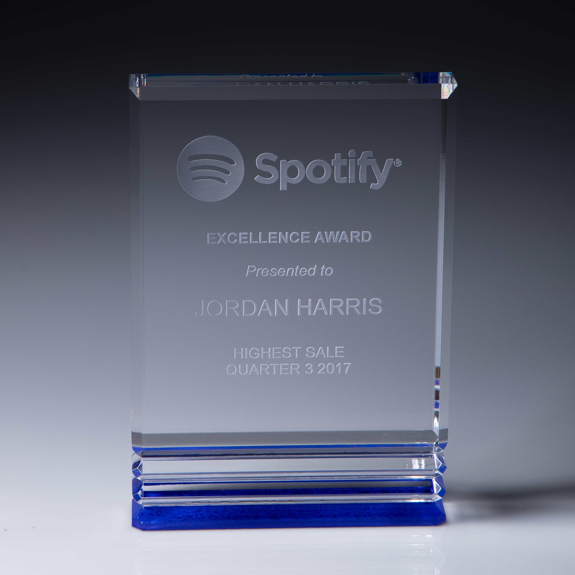 AC253 Acrylic Award